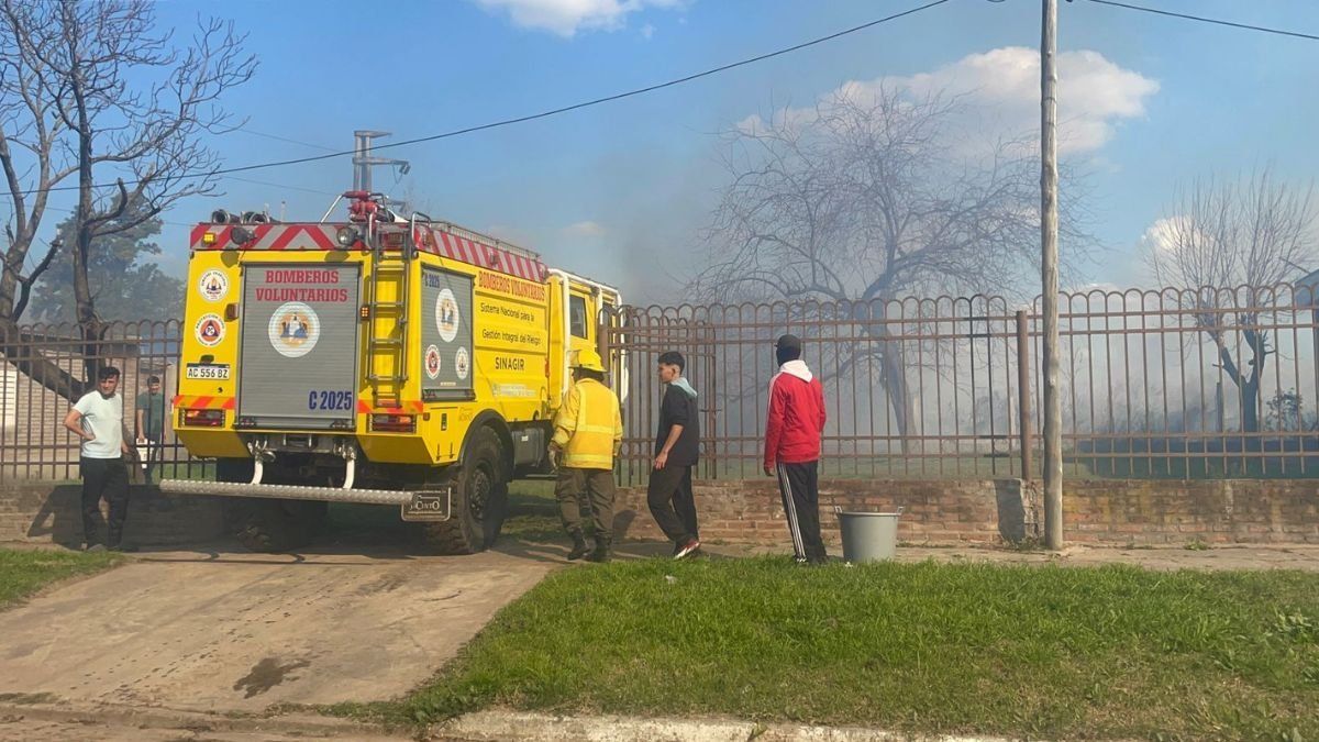 Imágenes del incendio en la zona del Hipódromo de Santa Fe. 