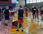 Este jueves comienza la Liga Argentina de básquet con el clásico entre Unión y Colón en el Ángel Malvicino. El partido se juega este jueves a las 21. Este jueves comienza la Liga Argentina de básquet con el clásico entre Unión y Colón en el Ángel Malvicino. El partido se juega este jueves a las 21.