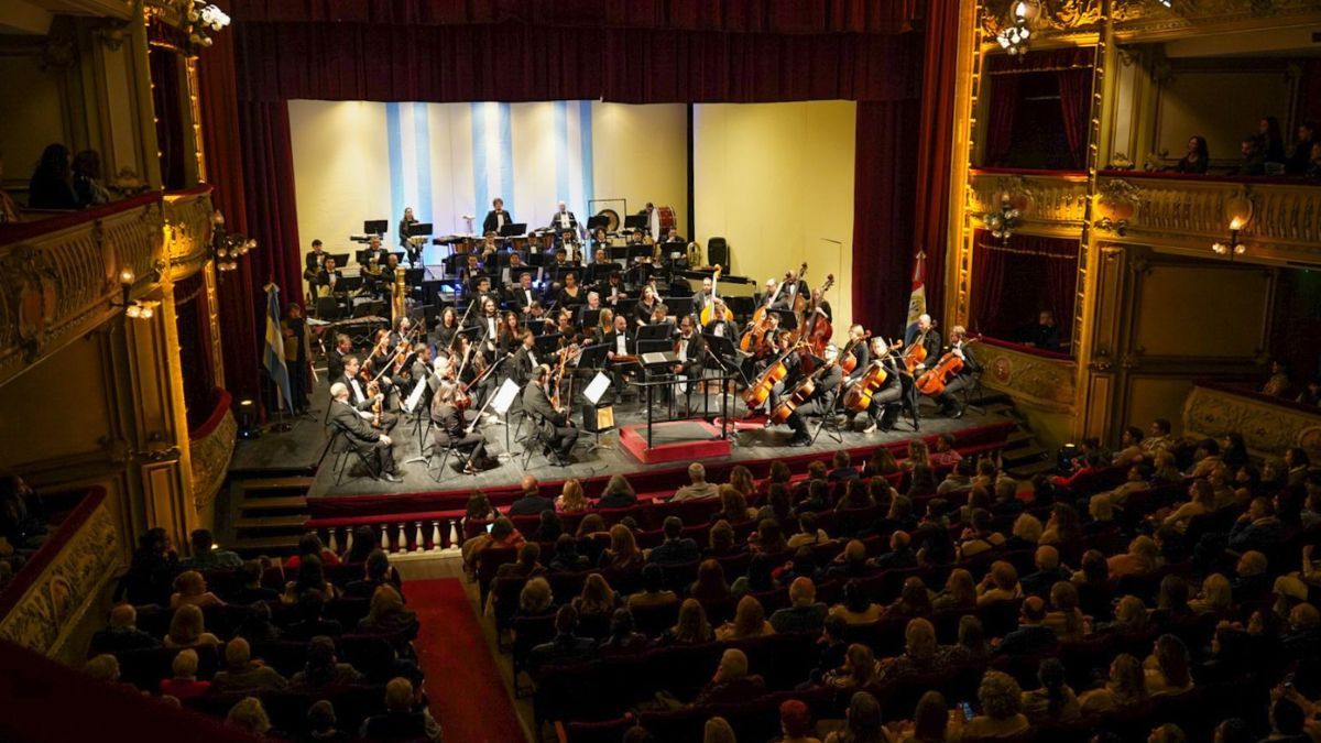 El organismo interpretó un repertorio de música argentina con la participación de los músicos Danilo Cernotto (bandoneón) y Gaspar Macor (guitarra) como solistas invitados. El organismo interpretó un repertorio de música argentina con la participación de los músicos Danilo Cernotto (bandoneón) y Gaspar Macor (guitarra) como solistas invitados.