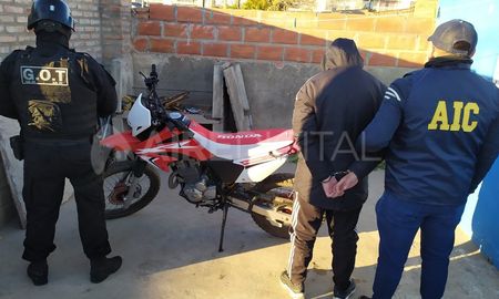 Los detenidos se encuentran implicados en una serie de actos violentos que sacudieron a la barriada en las últimas semanas. Los detenidos se encuentran implicados en una serie de actos violentos que sacudieron a la barriada en las últimas semanas.
