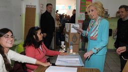 Mirtha Legrand emitió su voto en Palermo. Mirtha Legrand emitió su voto en Palermo.