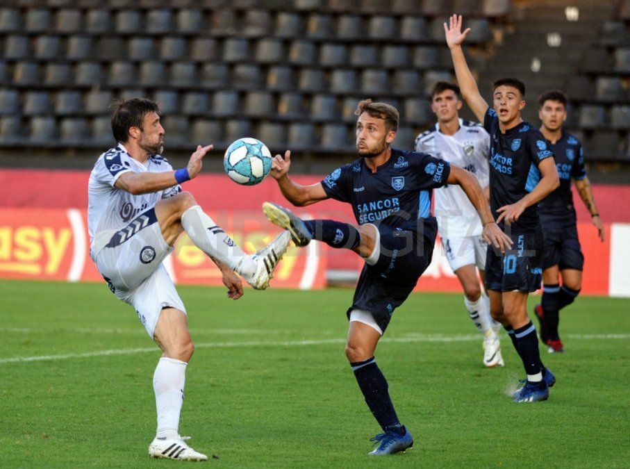 Quilmes y Atlético de Rafaela definieron el pasaje a semifinales desde los penales, luego de igualar 2-2 en los 90 minutos.