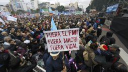La oposición y actores se manifestaron en contra del acuerdo con el Fondo Monetario La oposición y actores se manifestaron en contra del acuerdo con el Fondo Monetario