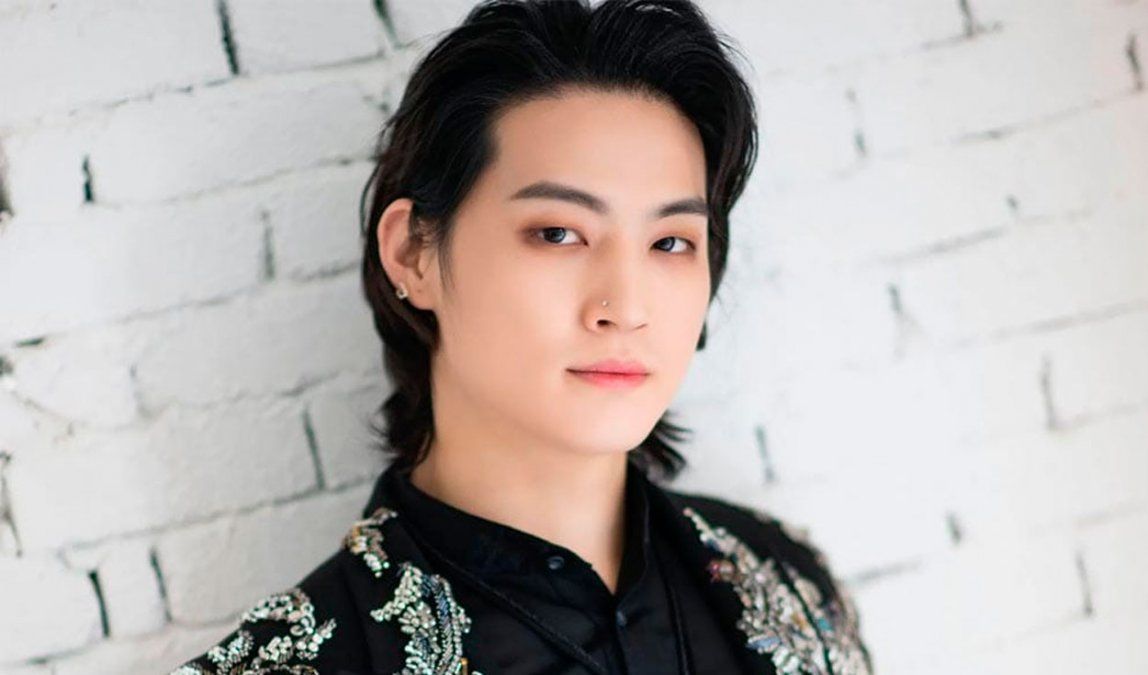 Jay B de GOT7 prepara su primer mini álbum.