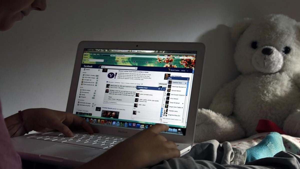 El tema no es que le compres un celular que tenga una c&aacute;mara sino hablar con tu hijo o hija sobre la decisi&oacute;n de tomarse una foto er&oacute;tica