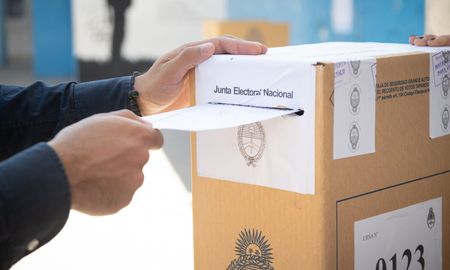 Este domingo se renuevan 16 bancas de diputados en un distrito único. Este domingo se renuevan 16 bancas de diputados en un distrito único.
