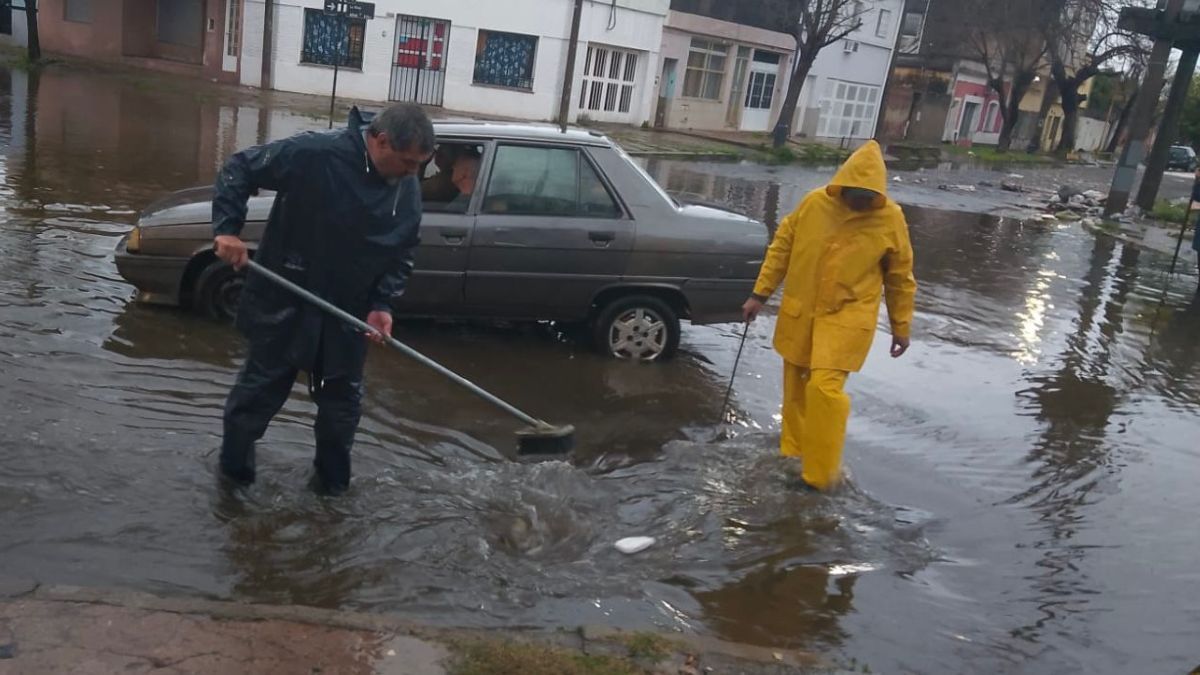 Minuto a minuto: llegó la tormenta de Santa Rosa a Santa Fe - Image 3