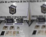 La mujer se trasladaba a bordo de un remis, sin permiso para hacerlo y con un kilo de marihuana