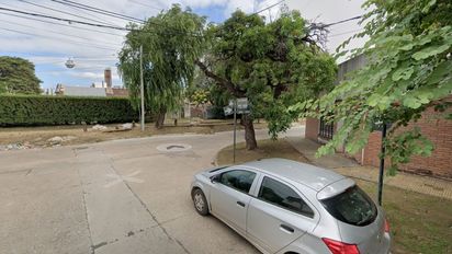 Brutal: en un intento de robo en Santa Fe tiraron de la bicicleta a una mujer de 72 años