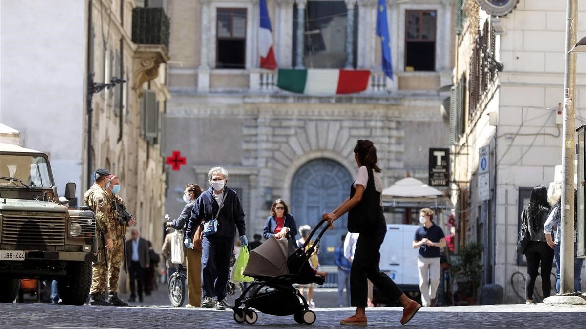 Le nuove misure del governo italiano mirano a rilanciare l'economia, che lo scorso anno ha perso l'8,8% a causa dell'epidemia.