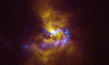 Esos grumos azules que se ven en la imagen podrían ser semillas de las cuales se formen planetas gigantes, le dijo el coautor del estudio, Sebastián Pérez, a AIRE. Esos grumos azules que se ven en la imagen podrían ser semillas de las cuales se formen planetas gigantes, le dijo el coautor del estudio, Sebastián Pérez, a AIRE.