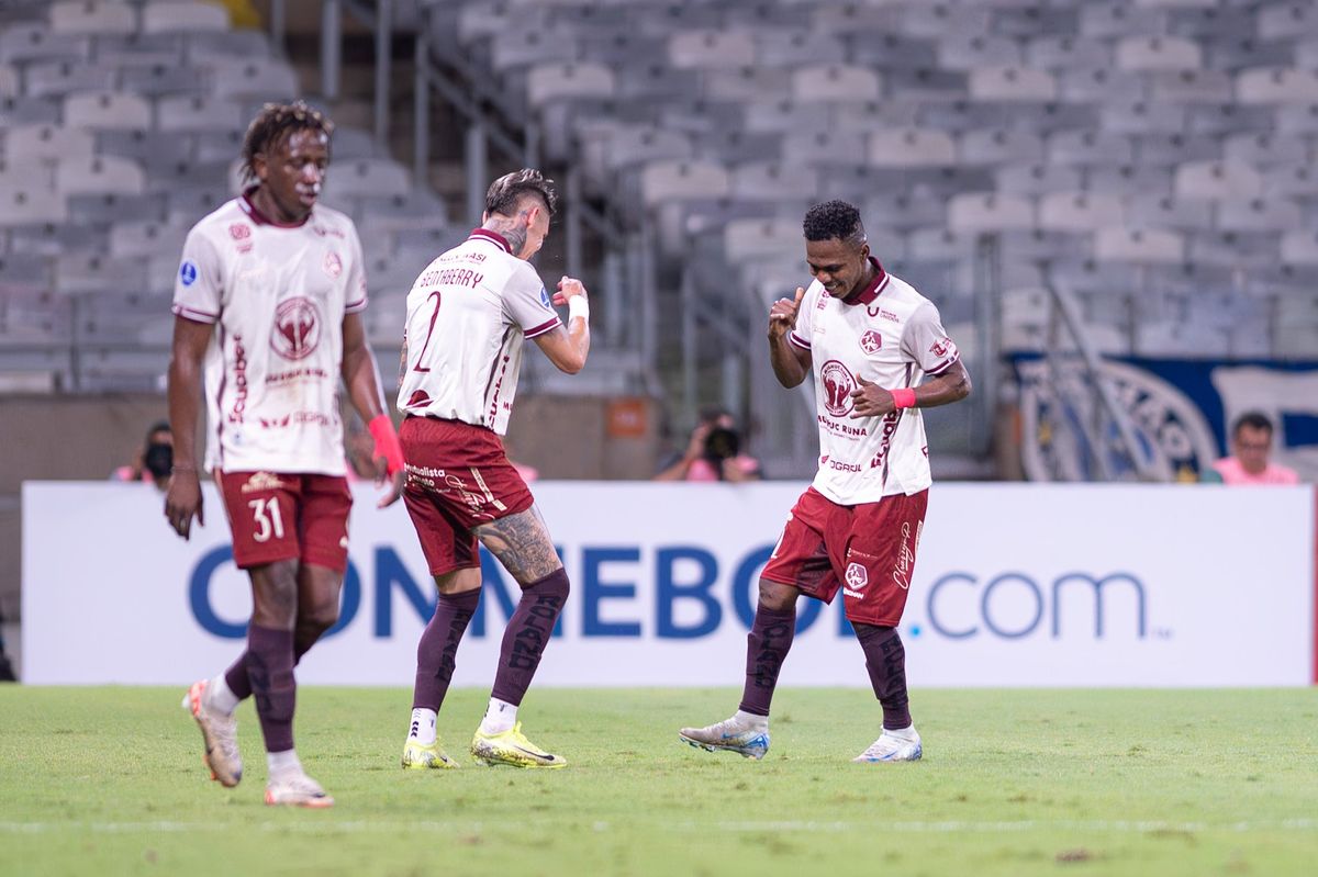 Mushuc Runa venció a Cruzeiro en Brasil por 2 a 1.