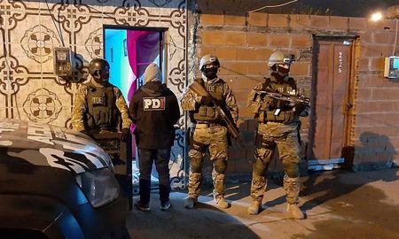 En la mañana de este sábado se realizaron 15 allanamientos en simultáneo. En la mañana de este sábado se realizaron 15 allanamientos en simultáneo.