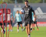 Lionel Scaloni llegó al país y anticipó que aguardará hasta último momento para entregar la lista definitiva de convocados de la Selección Argentina para el Mundial Qatar 2022. Lionel Scaloni llegó al país y anticipó que aguardará hasta último momento para entregar la lista definitiva de convocados de la Selección Argentina para el Mundial Qatar 2022.