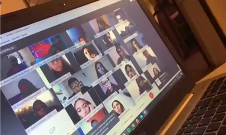 La profesora le consultó rápidamente y generó todo tipo de opiniones en las redes sociales. La profesora le consultó rápidamente y generó todo tipo de opiniones en las redes sociales.