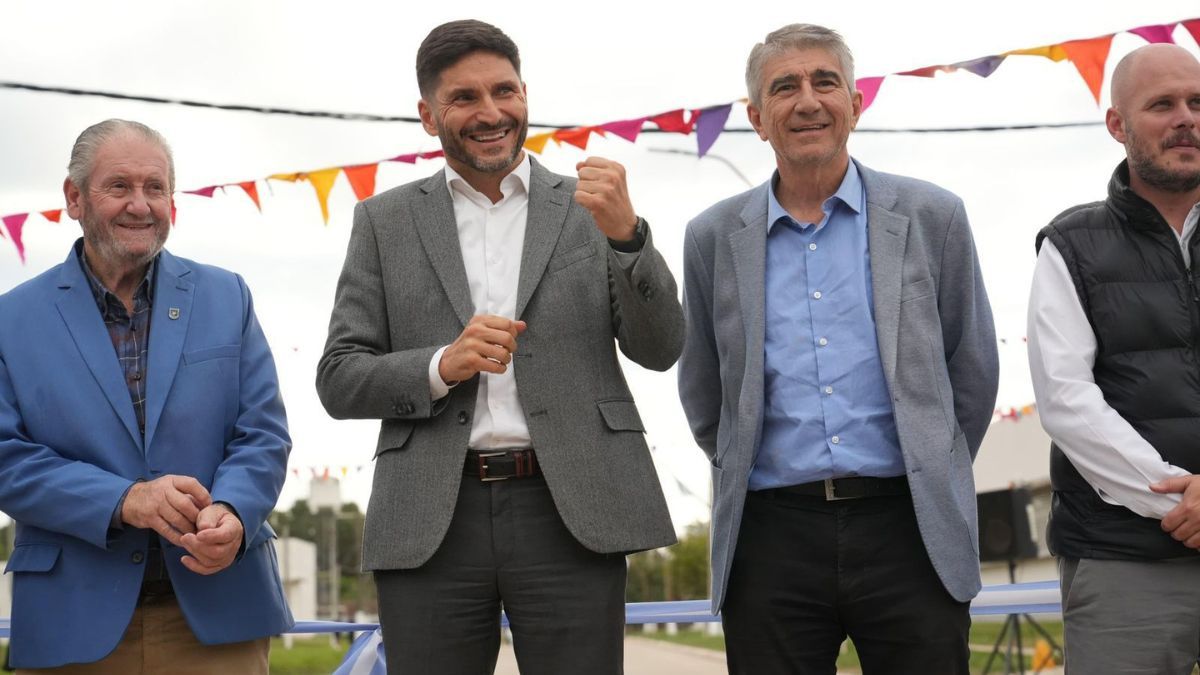 Durante el acto, realizado en la intersección de Los Cardenales y Las Tacuaritas, Pullaro recordó el origen de la intervención. Durante el acto, realizado en la intersección de Los Cardenales y Las Tacuaritas, Pullaro recordó el origen de la intervención.