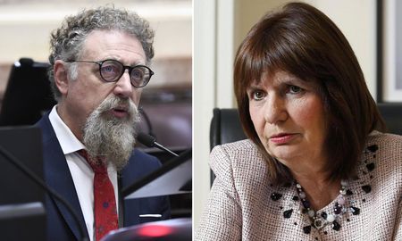 Patricia Bullrich cruzó al senador del Frente de Todos, Alfredo Luenzo, por sus declaraciones sobre la regulación de Internet. Patricia Bullrich cruzó al senador del Frente de Todos, Alfredo Luenzo, por sus declaraciones sobre la regulación de Internet.