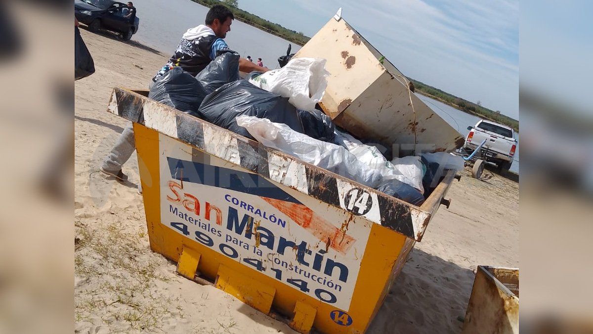 Los Eco-héroes de Monte Vera lo hicieron de nuevo: recolectaron 350 bolsas de basura de las islas