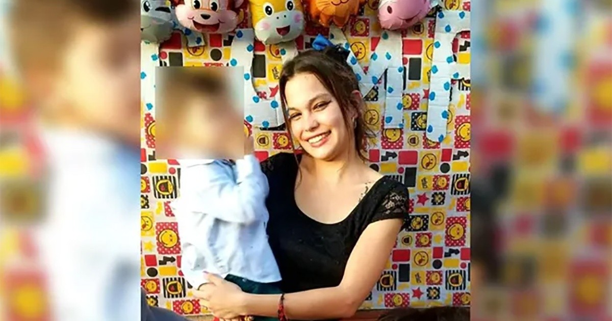Las redes sociales rápidamente se hicieron eco del femicidio de la joven madre de un niño de 4 años, y se publicaron decenas de comentarios exigiendo Justicia. Las redes sociales rápidamente se hicieron eco del femicidio de la joven madre de un niño de 4 años, y se publicaron decenas de comentarios exigiendo Justicia.