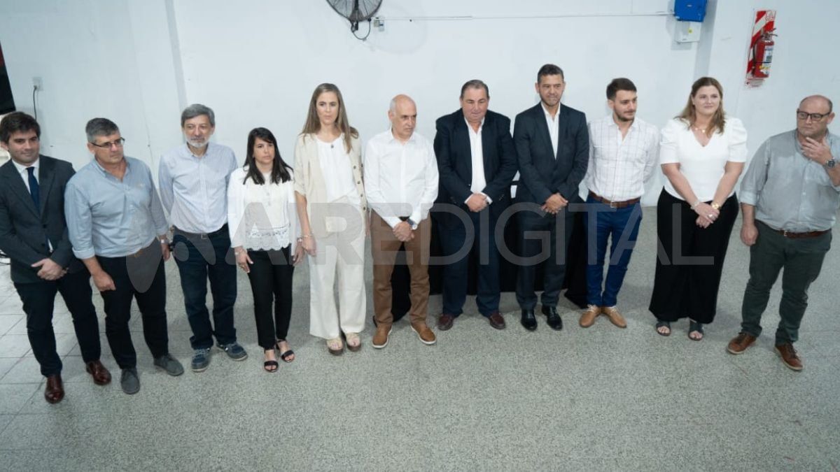 La presentación del gabinete municipal de Juan Pablo Pullaro se desarrolló este viernes por la mañana en el Club Independiente de Santa Fe. La presentación del gabinete municipal de Juan Pablo Pullaro se desarrolló este viernes por la mañana en el Club Independiente de Santa Fe.