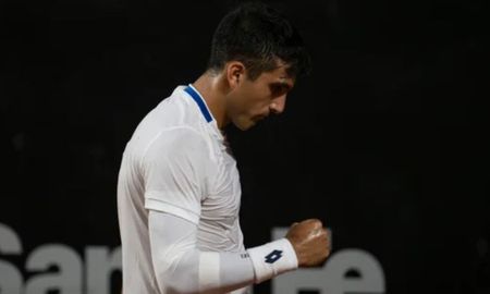 Román Burruchaga durante su triunfo en una semifinal que jugó bajo amenaza.Agencia Noticias Argentinas/Prensa Challenger de Rosario Román Burruchaga durante su triunfo en una semifinal que jugó bajo amenaza.Agencia Noticias Argentinas/Prensa Challenger de Rosario