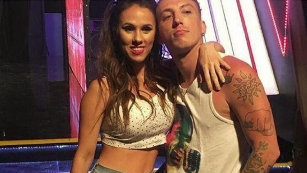 El m&uacute;sico se mostr&oacute; divertido con los comentarios de sus seguidores, que notaron algo de pancita en la bailarina.