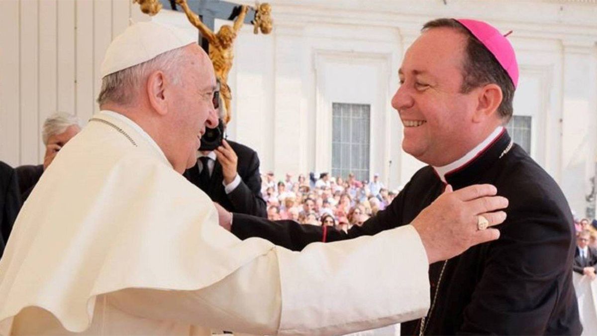 Piden la captura internacional del obispo argentino Gustavo Zanchetta: lo acusan de abusos sexuales