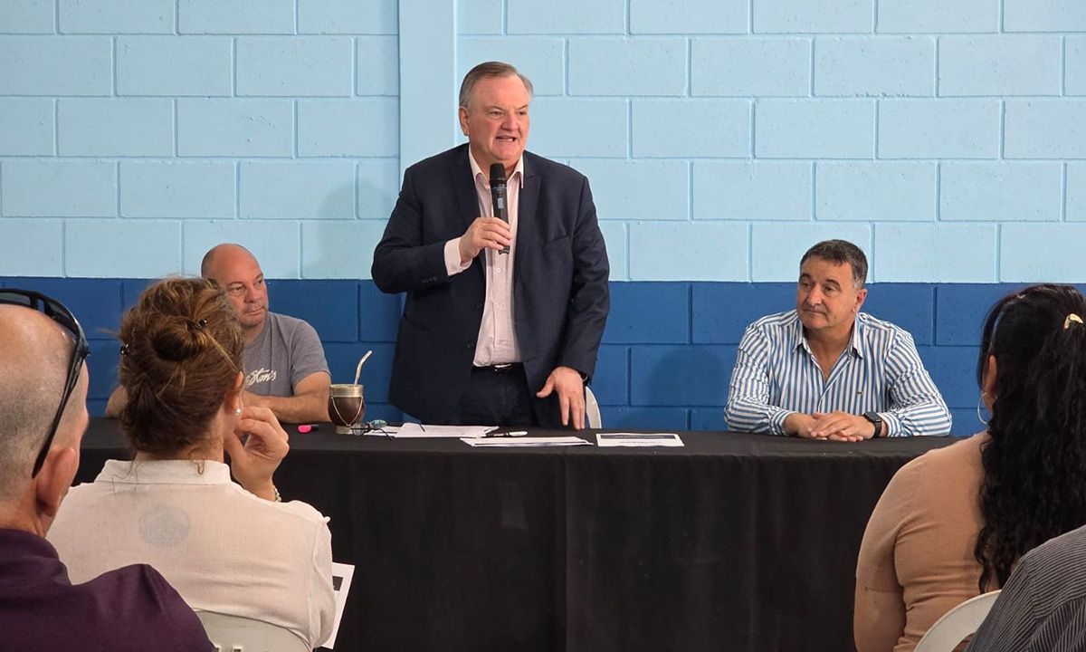 Felipe Michlig encabezó un encuentro con referentes de los 32 distritos del departamento San Cristóbal de cara a las elecciones.