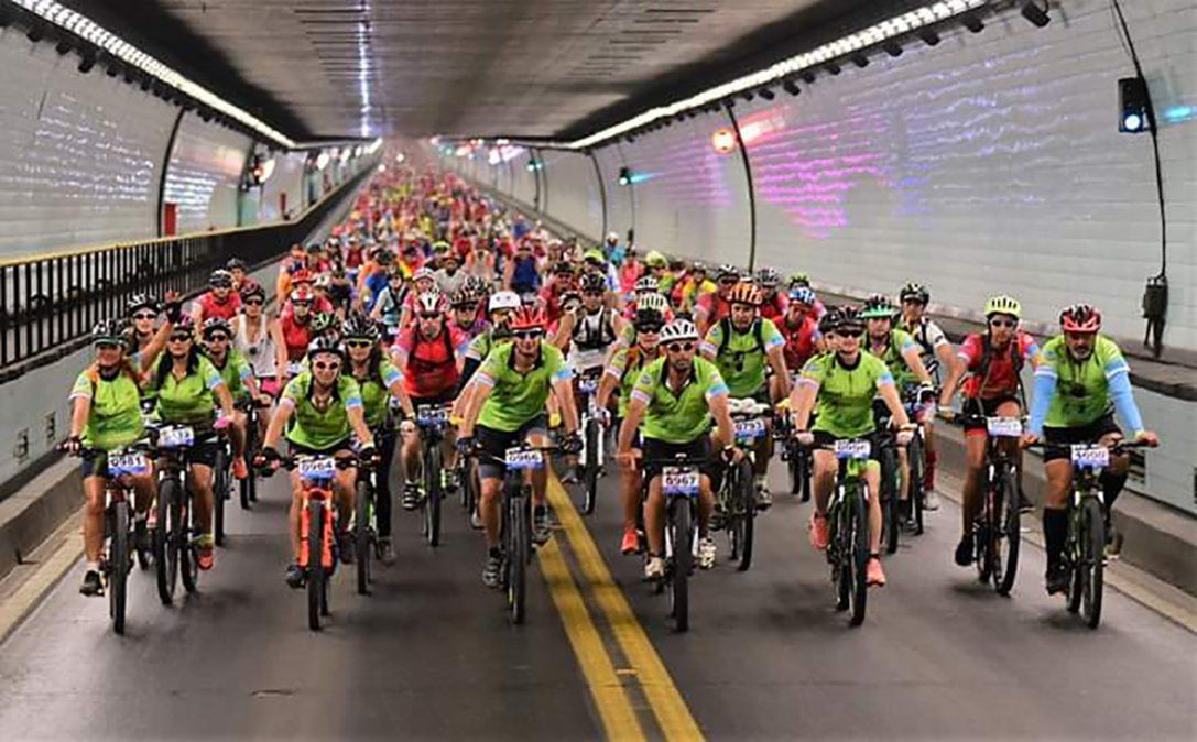 Todo listo para la octava edición del Cruce del Túnel Subfluvial en bicicleta