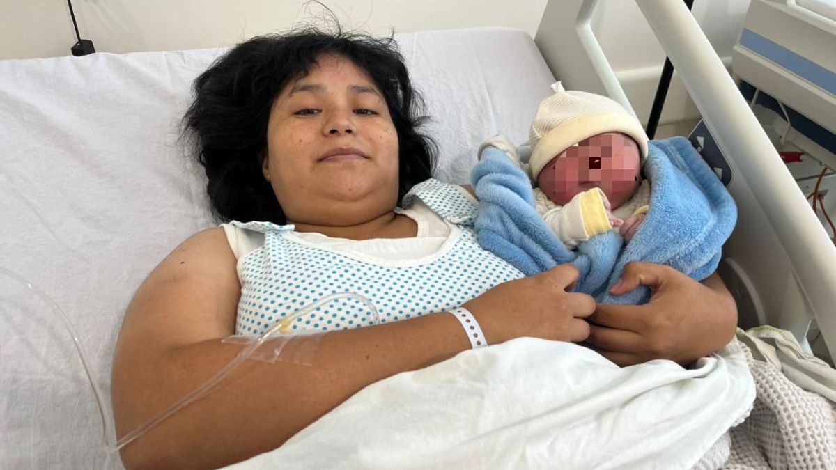Noah Oliver naci&oacute; por ces&aacute;rea, con un peso de 3,410 kilos, y permanece internado junto a su mam&aacute; en el servicio de Maternidad.
