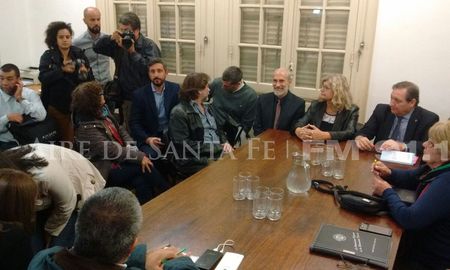 paritaria docente: se reanudo tras el cuarto intermedio paritaria docente: se reanudo tras el cuarto intermedio