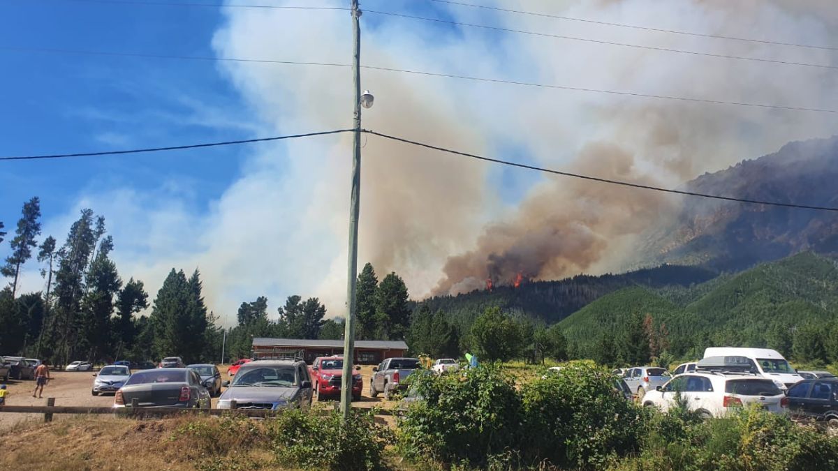 El incendio en Puerto Patriada comenzó cerca de las dos de la tarde.