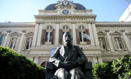 La Universidad Nacional de La Plata está a cargo de la creación de una vacuna. La Universidad Nacional de La Plata está a cargo de la creación de una vacuna.