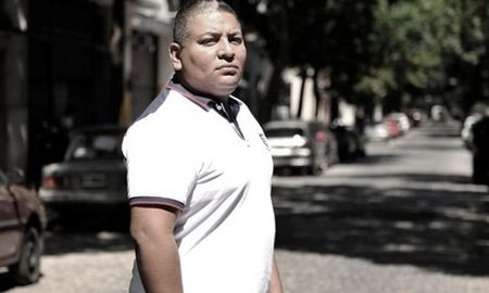El policía Luis Chocobar fue juzgado por matar en 2017 a uno de los delincuentes que asaltaron y apuñalaron en el barrio porteño de La Boca a un turista estadounidense. El policía Luis Chocobar fue juzgado por matar en 2017 a uno de los delincuentes que asaltaron y apuñalaron en el barrio porteño de La Boca a un turista estadounidense.