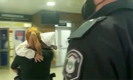Los padres del chico aseguraron que no contaban con esa suma, en la única comunicación que habrían recibido, indicaron voceros ligados a la investigación. Finalmente, poco antes del atardecer, el chico fue encontrado en la autopista Panamericana, a la altura de Campana. Los padres del chico aseguraron que no contaban con esa suma, en la única comunicación que habrían recibido, indicaron voceros ligados a la investigación. Finalmente, poco antes del atardecer, el chico fue encontrado en la autopista Panamericana, a la altura de Campana.