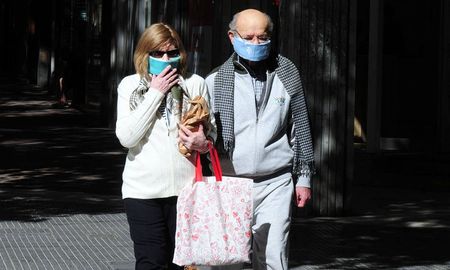 El jefe de Gabinete, Santiago Cafiero, recibió este lunes por la tarde en Casa Rosada a sus pares de la Ciudad, Felipe Miguel, y de la Provincia, Carlos Bianco, para analizar eventuales nuevas restricciones en la zona del AMBA El jefe de Gabinete, Santiago Cafiero, recibió este lunes por la tarde en Casa Rosada a sus pares de la Ciudad, Felipe Miguel, y de la Provincia, Carlos Bianco, para analizar eventuales nuevas restricciones en la zona del AMBA