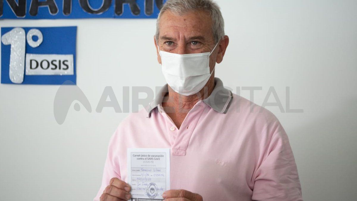 El director de la regional de salud, Rodolfo Roselli indicó que “tenemos que seguir cuidándonos y cuidando a los demás. La vacunación es una de las medidas sanitarias más importantes pero no es la única: tiene que seguir el uso del barbijo, el uso de alcohol en gel y el distanciamiento”.