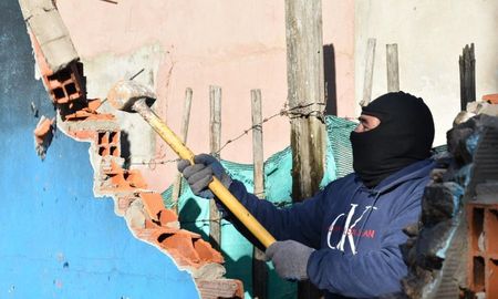 El operativo del Gobierno Provincial se realizó este viernes en Fray Luis Beltrán y fue el número 16 en el departamento San Lorenzo. El operativo del Gobierno Provincial se realizó este viernes en Fray Luis Beltrán y fue el número 16 en el departamento San Lorenzo.