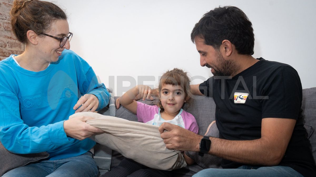 Ambos recuerdan esos días en la escuela con mucho cariño a pesar del contexto angustiante. Ambos recuerdan esos días en la escuela con mucho cariño a pesar del contexto angustiante.