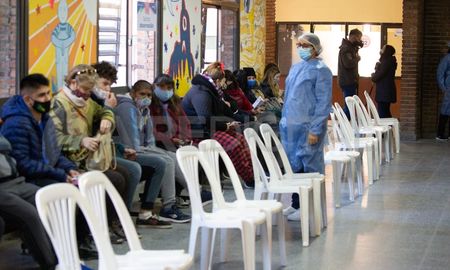 Jornada de vacunación de menores con comorbilidades en el hospital Alassia. Jornada de vacunación de menores con comorbilidades en el hospital Alassia.