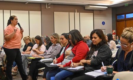 Más de 7.000 docentes de Santa Fe se capacitaron con el Plan Raíz. Más de 7.000 docentes de Santa Fe se capacitaron con el Plan Raíz.