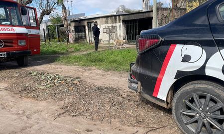 Una dotación de Bomberos Zapadores fue hasta el domicilio y sofocó las llamas. Una dotación de Bomberos Zapadores fue hasta el domicilio y sofocó las llamas.