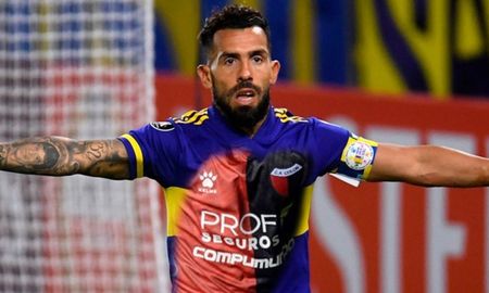Con la posible partida de Luis Pulga Rodríguez, hinchas de Colón se ilusionaron con el arribo de Carlos Tevez. Con la posible partida de Luis Pulga Rodríguez, hinchas de Colón se ilusionaron con el arribo de Carlos Tevez.