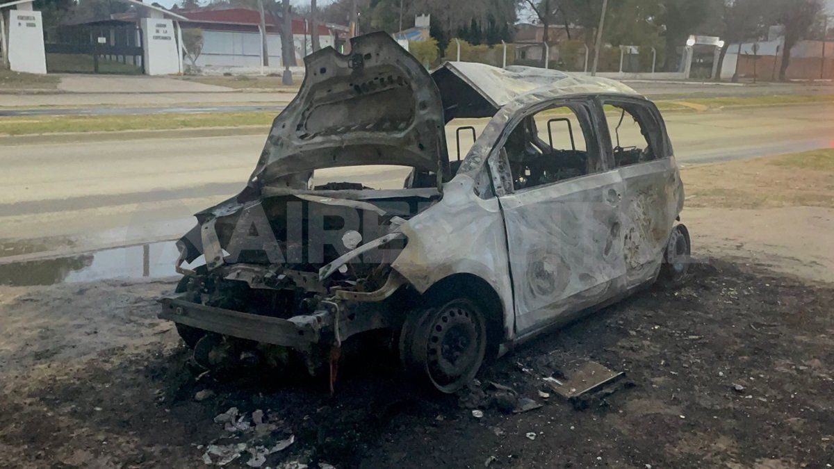 El chasis del vehículo fue estacionado fuera de un domicilio tras el siniestro fatal ocurrido el pasado 11 de agosto.&nbsp;