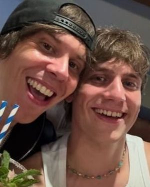 El Rubius mantenía un vínculo de profunda admiración mutua con Gaspi, a quien consideraba uno de los talentos más puros del humor digital de habla hispana. El Rubius mantenía un vínculo de profunda admiración mutua con Gaspi, a quien consideraba uno de los talentos más puros del humor digital de habla hispana.