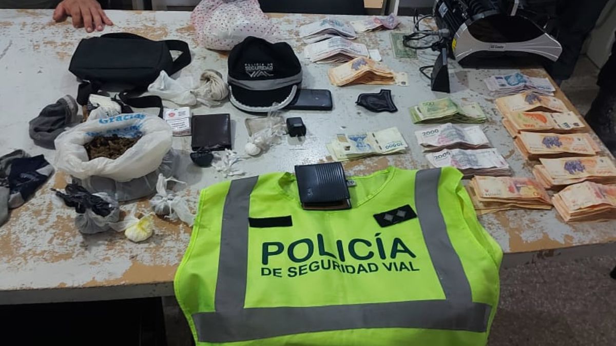 Los detenidos llevaban en su auto 30 gramos de cocaína
