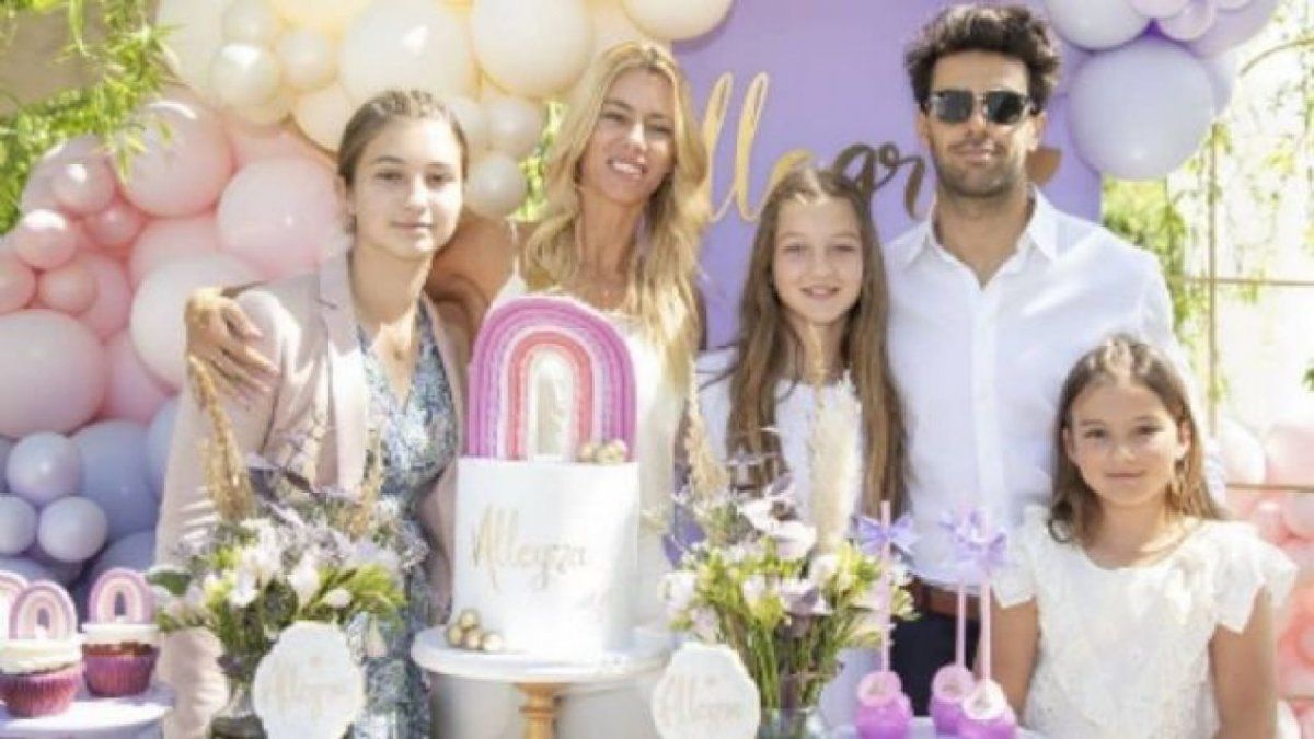 La modelo hizo su descargo contra las críticas que recibió por irse a España solo con Manu Urcera