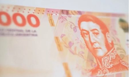 Ya se encuentra en circulación el nuevo billete de $1.000 con la imagen de General San Martín. Ya se encuentra en circulación el nuevo billete de $1.000 con la imagen de General San Martín.