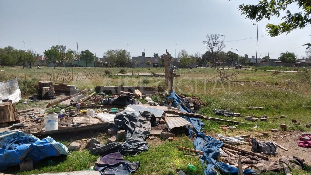 En los terrenos solo quedaron los restos de la ocupación de casi ocho meses.