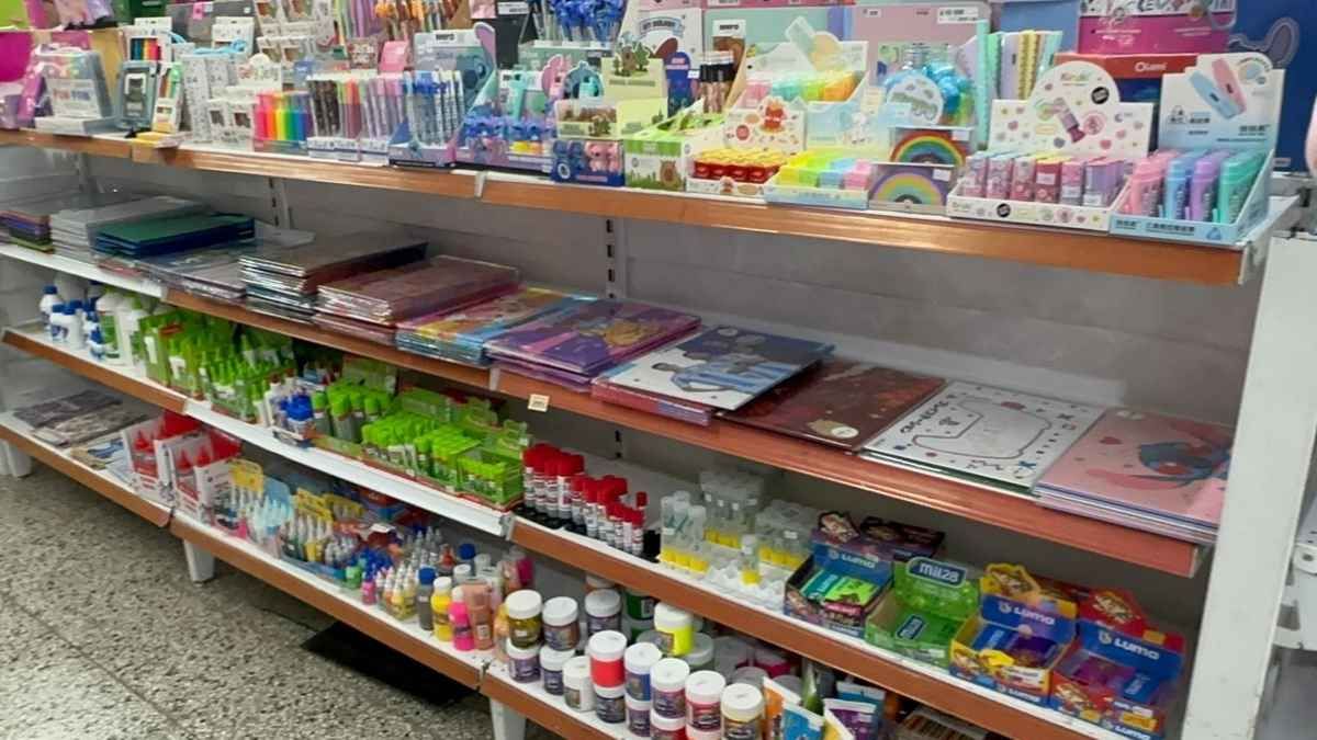 Con sucursales en Aristóbulo del Valle y Blas Parera, el histórico bazar santafesino ya recibe a las familias que buscan anticipar las compras de febrero. Con sucursales en Aristóbulo del Valle y Blas Parera, el histórico bazar santafesino ya recibe a las familias que buscan anticipar las compras de febrero.
